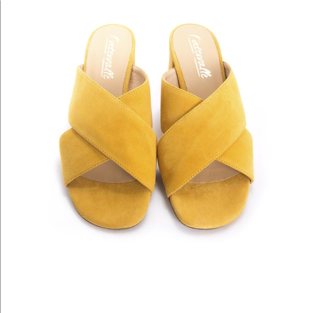 ILLY YELLOW SUEDE Sandal, size 37
